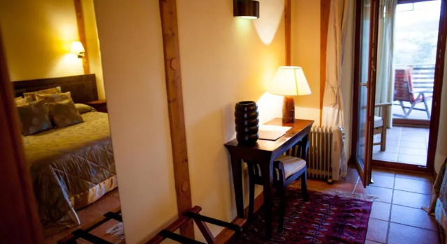 Mas del Bot, Buchen Sie Hostel Hotels in Matarranya mit Pool, Schwimmbad