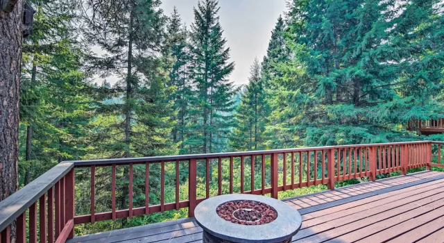 Peace in the Pines: Cle Elum Cabin w/ Trail!, Réserver Hôtel Easton États-Unis