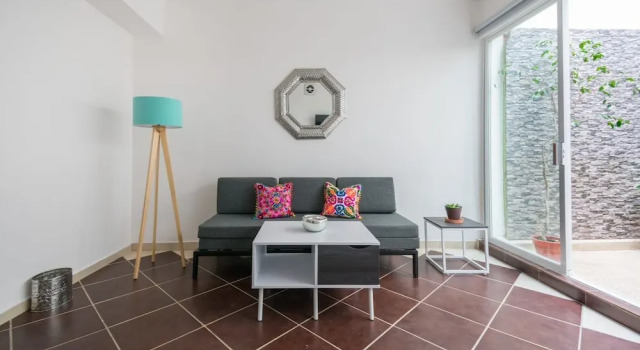 Апартаменты JUUB Newly Renovated cozy apt w/terrace at La Roma