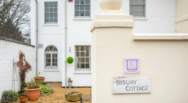 Bibury Cottage, Забронировать Дом для отпуска Челтнем Котсуолд, рядом с The Promenade