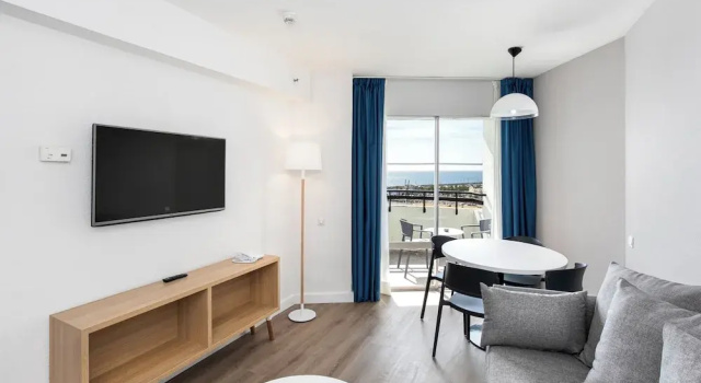Апартаменты Superior с 2 комнатами с видом на море SOL by Meliá Puerto Marina