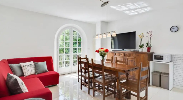 Апартаменты Sanremo Flat with Private Parking - Swimming Pool and NETFLIX