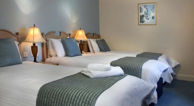 Трёхместный номер Comfort Best Western Manor Hotel
