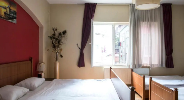 Четырёхместный номер Cheers Midtown Hostel