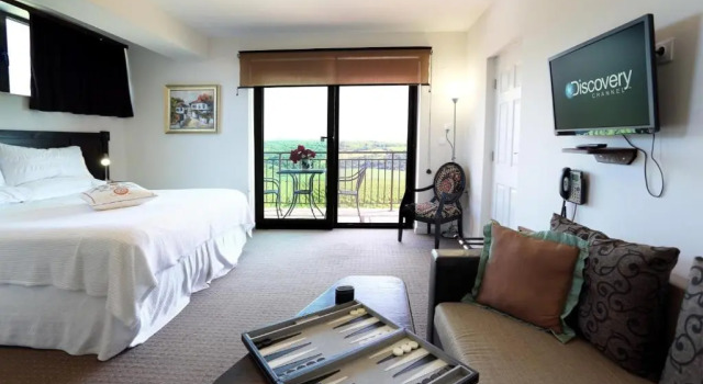Номер Deluxe Seven Generations Winery Hotel