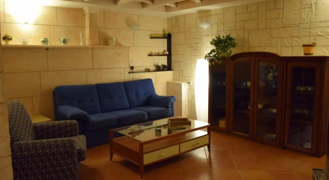 Villa con piscina a due passi dal mare