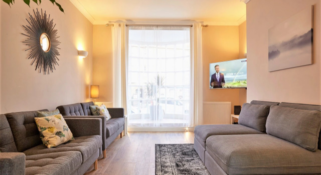 Your Apartment Meredith Way, Забронировать Апартаменты/квартира Отели Бристоля с парковкой, рядом с We The Curious, Парковка