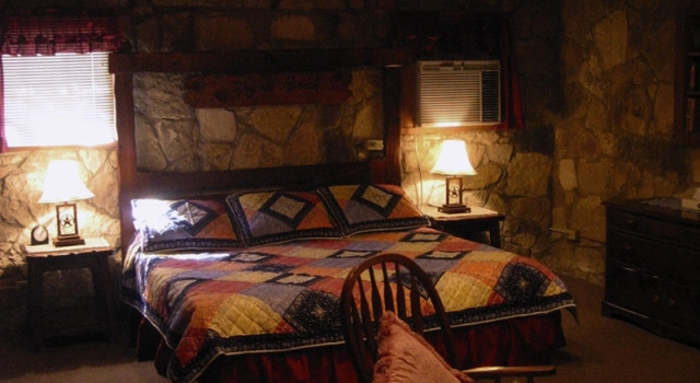 Mayan Dude Ranch, Забронировать Отель Бандера Texas Hill Country, рядом с Bandera City Park