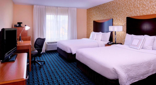 Четырёхместный номер Standard Fairfield Inn by Marriott