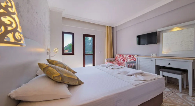 Номер Standard с балконом Majestic Hotel