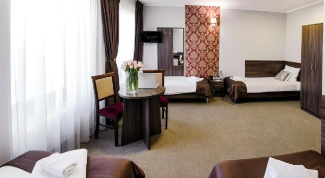 Четырёхместный номер Standard Hotel Dąbrowski