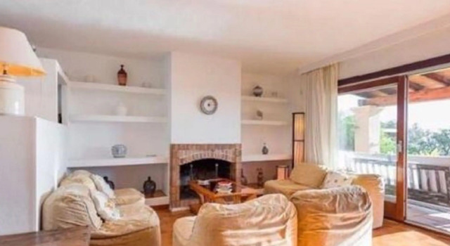 Tranquil Villa in Ibiza with Swimming Pool, Rezerwuj Willa Hotele w Majorka z parkingiem, Parking