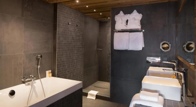 Junior suite Hostellerie du Pas de lOurs "Relais et Châteaux"