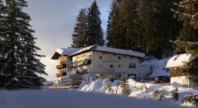 Hubertus, Rezerwuj Hotel Hotele w Tyrol z parkingiem, Parking