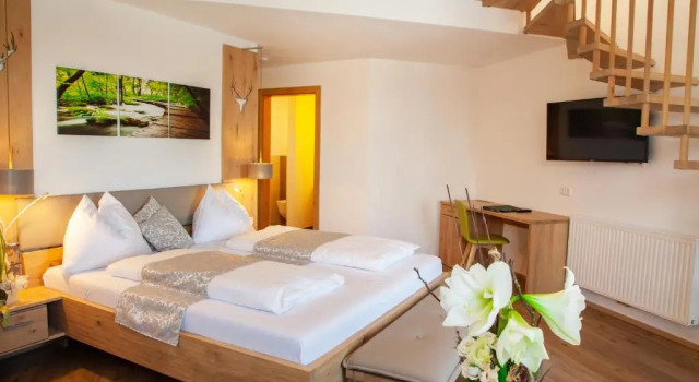 Hotel Irmgard, Book Hotel  