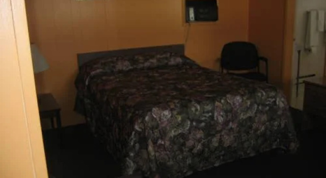 Town & Country Motel, Varaa Motelli Dryden Ontario