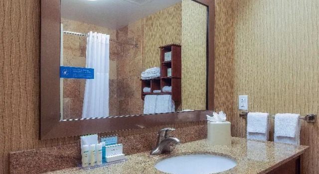 Шестиместный номер Standard Hampton Inn Oxford/Miami University Area