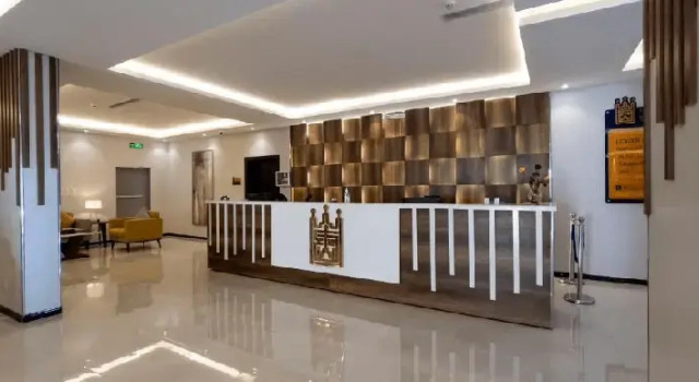 The Palace Hotel Suites 8