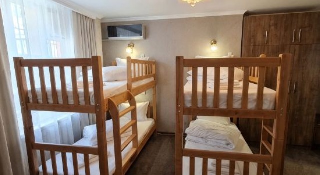 Кровать в общем номере (женский номер) Tutto Passa Hotel