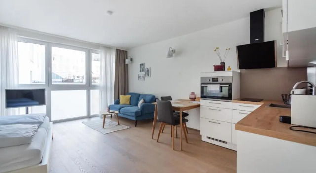 Студия Quiet and cozy apartment next to Mariahilfer Strasse and Naschmarkt with AC