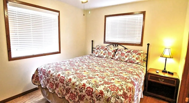 Двухместный люкс Peach Tree Inn & Suites