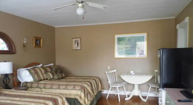 Четырёхместный номер Standard Otter Creek Inn