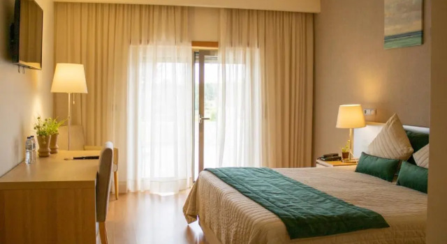 Семейный номер Deluxe с видом на сад Casas Novas Countryside Hotel Spa & Events