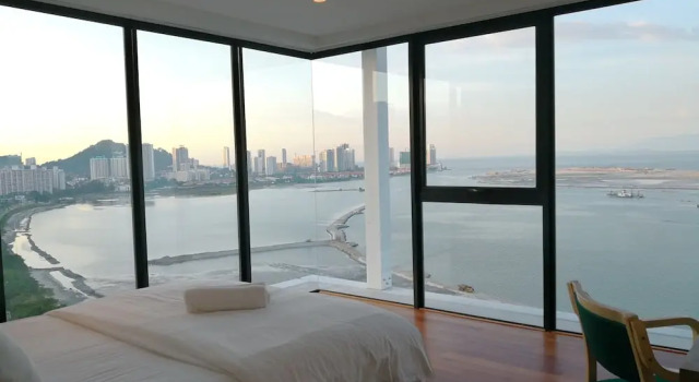 Апартаменты Standard с частичным видом на море Family Suite Sunrise Gurney Penang