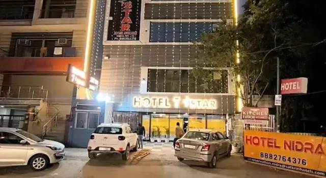 Hotel 7 Star, Забронировать Отель Отели Нью-Дели с завтраком, Завтраки