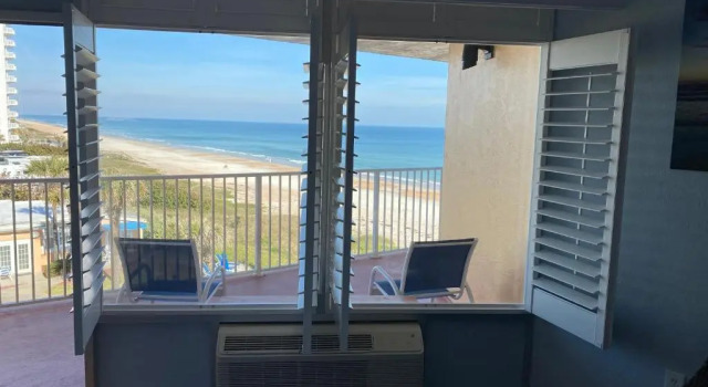 Четырёхместный номер Standard с видом на океан Coral Sands Inn