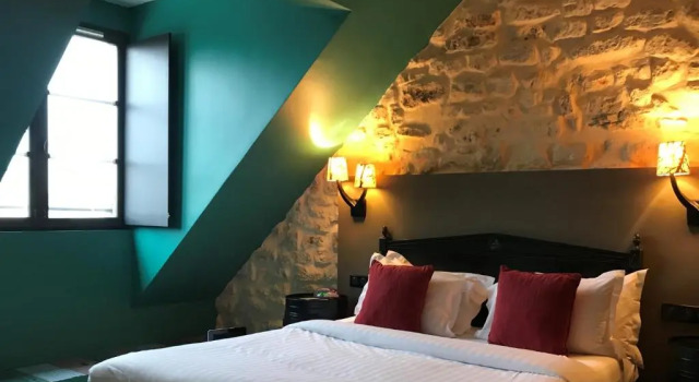 Люкс с видом на город Hôtel Aubépine