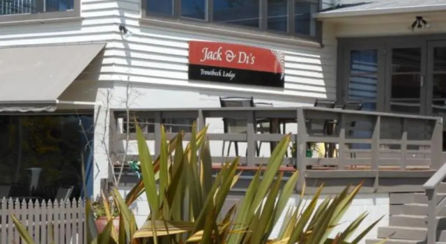 Jack & Di’s Troutbeck Lodge, Boek Hotel Rotorua 