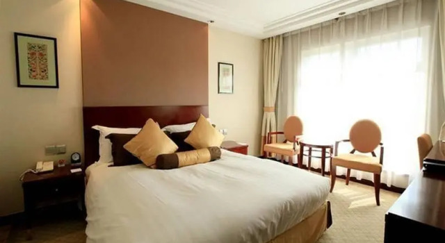 Landmark Service Apartment