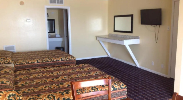 Четырёхместный номер Standard Sea Shell Inn on the Beach