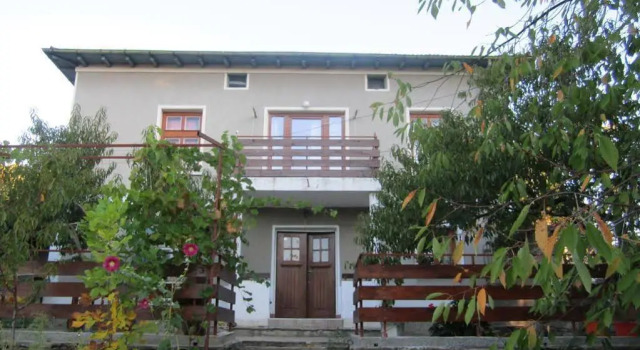 Four Seasons House