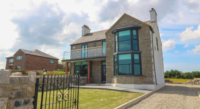 Morawelon, Book Feriehus Pentraeth Anglesey