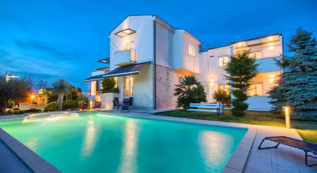 Вилла Luxury villa Nicol with pool and sea view 300m from the beach
