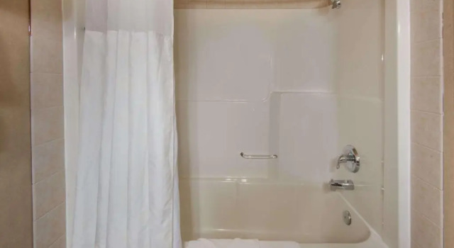 Номер Standard Ramada by Wyndham Drumheller Hotel & Suites