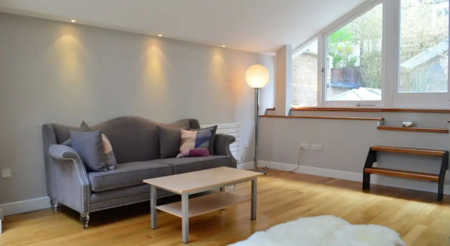 2 Bedroom Maisonette House Close to Hyde Park