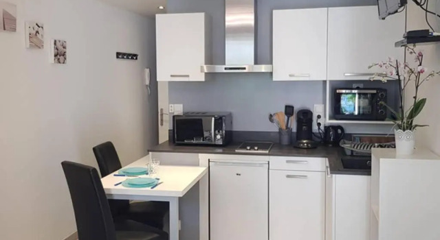 Апартаменты Charmant studio 2* rdc+ terrasse & parking privé