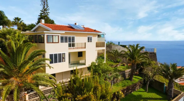 Коттедж с 3 комнатами Garajau House - Sunrise to Sunset Ocean View Villa