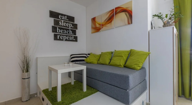 Apartment Color Green