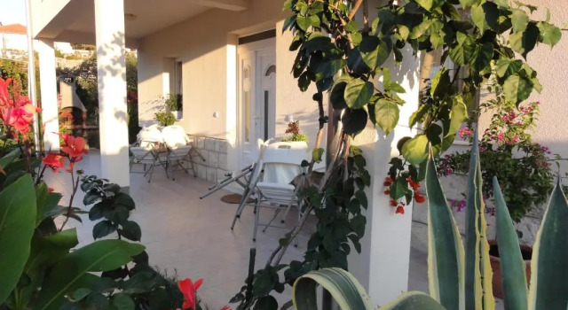 Апартаменты Apartments Cubela Beautiful Garden