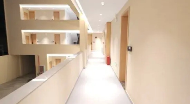 Yihe Hotel (Dai Ancient Town Branch), Rezerwuj Hotel Hotele w Dehong z parkingiem, Parking