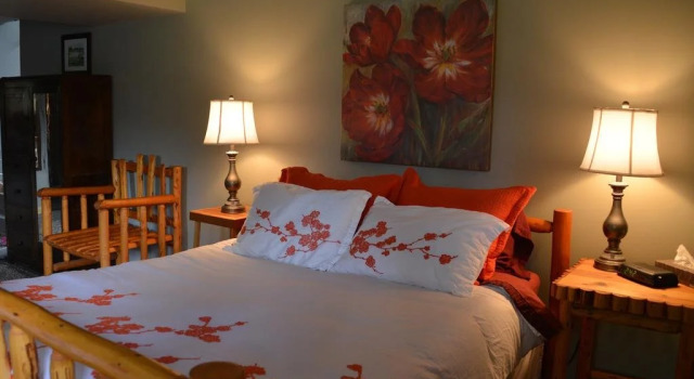 Kicking Horse Canyon B&B, Buchen Sie Bed & Breakfast Golden British Columbia