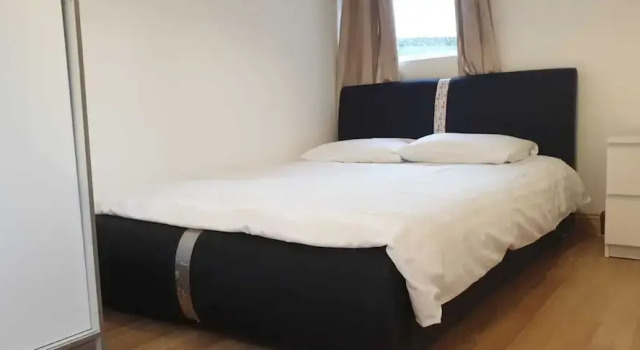 Cromwell Apartment