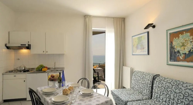 Residence Mediterranée, Забронировать Отель Отели Ривьера-делле-Пальме с бассейном, Бассейн
