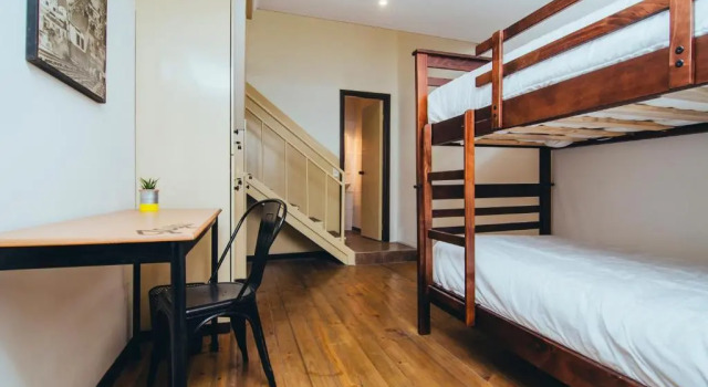Кровать в общем номере La Joya Hostel