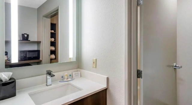 Номер Standard Comfort Inn & Suites Troutville-Roanoke North