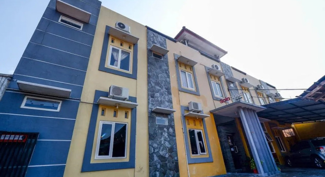 SPOT ON 2209 Solo Point Syariah, Boek Hotel Solo. Central Java